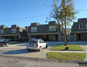 Metairie Plaza Apartments in Metairie, LA - Foto de edificio - Building Photo