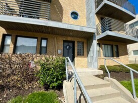 4524 Broadway, Unit 1N in Kansas City, MO - Building Photo