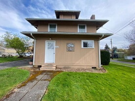 2200 J St in Bellingham, WA - Building Photo