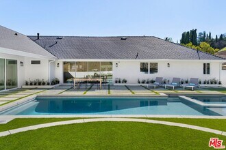 4405 Estrondo Dr in Los Angeles, CA - Building Photo - Building Photo