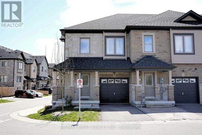 property at 37 Cygnus Cres