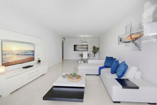 19370 Collins Ave in Sunny Isles Beach, FL - Building Photo