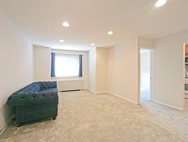 4313 Knox Rd, Unit 409 in College Park, MD - Building Photo - Building Photo