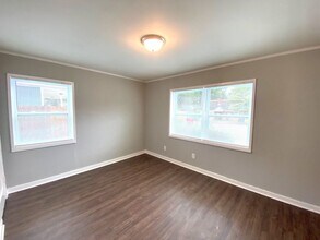 1295 Foxcroft St in Memphis, TN - Building Photo - Building Photo