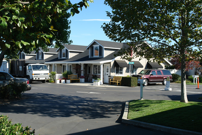 Mountain View Mobile Estates in Santa Rosa, CA - Foto de edificio - Building Photo