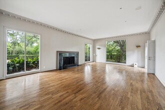 626 Rocky River Rd in Houston, TX - Foto de edificio - Building Photo