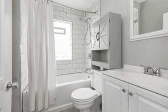 2657 Idlewood Rd in Cleveland Heights, OH - Building Photo - Building Photo
