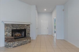 6828 Cedar Shadow Dr in Dallas, TX - Building Photo - Building Photo