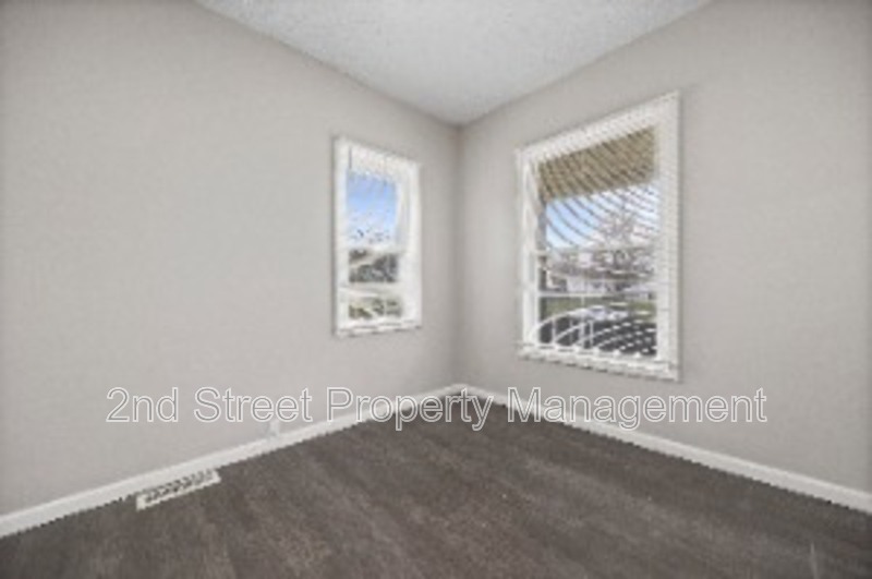 120 Harvard Ave in Elyria, OH - Building Photo