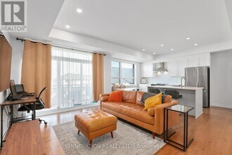 105 Lynn Vly Ter in Ottawa, ON - Building Photo - Building Photo