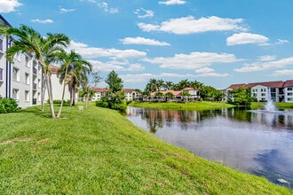 521 Villa Cir in Boynton Beach, FL - Building Photo - Building Photo