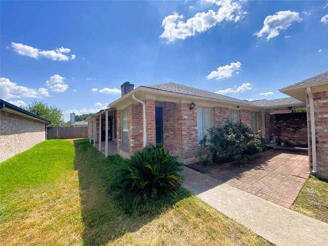 property at 9515 Hendon Ln