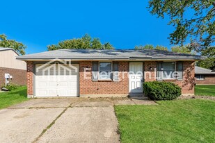 8197 Mount Washington Dr in Huber Heights, OH - Building Photo