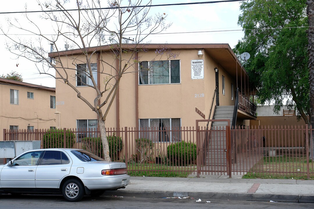 2129 Myrtle St in Santa Ana, CA - Building Photo