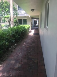 523 Broad Ave S in Naples, FL - Foto de edificio - Building Photo