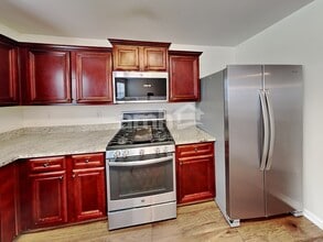 342 Hidden Creek Ln in Canton, GA - Building Photo - Building Photo