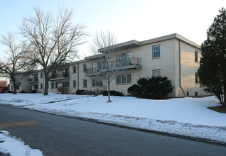 2924-2930 Snelling Ave N in Roseville, MN - Building Photo - Building Photo