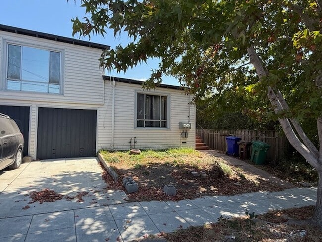 property at 2516 San Mateo St