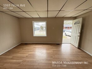 1069 Felix Ave in Windsor, ON - Building Photo - Building Photo