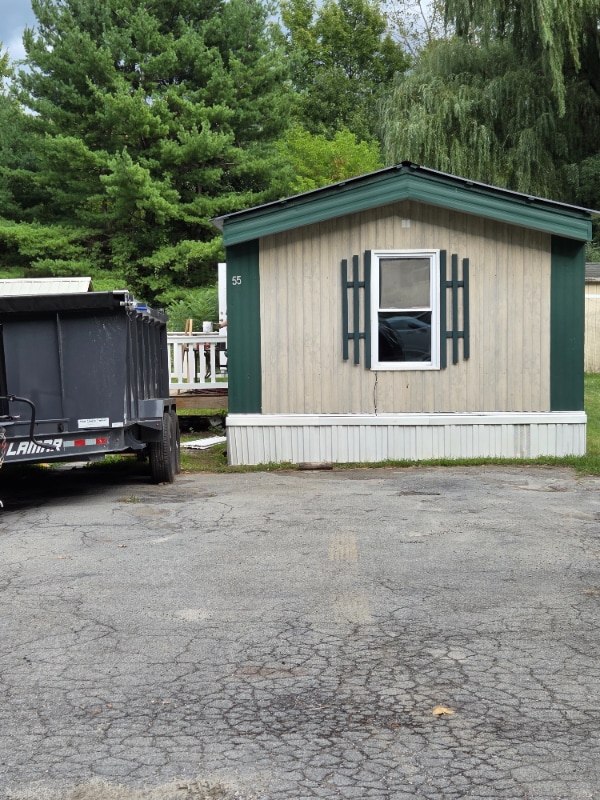 property at 8 Geer Rd