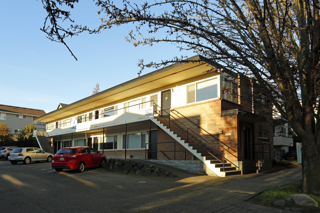 Aqua View Court in Seattle, WA - Building Photo