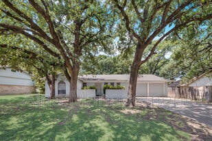 6500 Melinda Dr in Forest Hill, TX - Building Photo