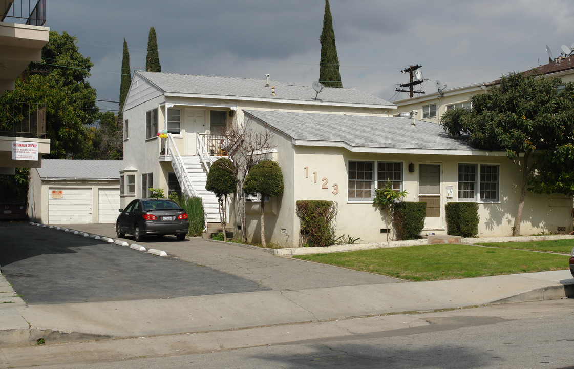 1123 E Palmer Ave in Glendale, CA - Building Photo