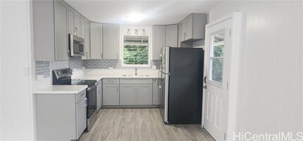 41-978B Waikupanaha St in Waimanalo, HI - Building Photo - Building Photo