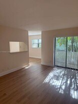 4085 NW 87th Ave in Sunrise, FL - Building Photo