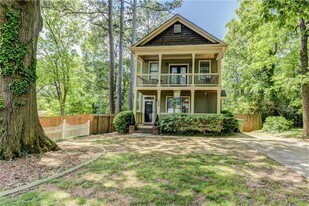 1829 Sylvan Ridge Dr SW in Atlanta, GA - Building Photo