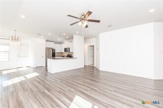303 Saddleback Trl in Killeen, TX - Building Photo - Building Photo