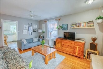 15 Balaclava St in Kingston, ON - Building Photo - Building Photo