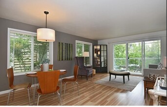 2413 NW 59th St in Seattle, WA - Building Photo - Building Photo