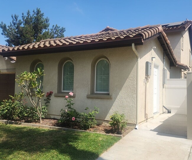 property at 1011 Cesar Chavez Dr