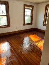 17 Pleasant St in Windsor, CT - Building Photo - Building Photo