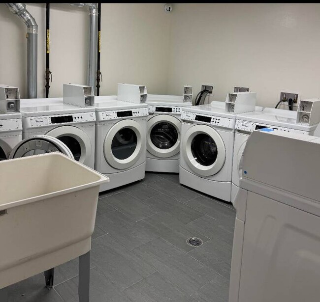 144-38 35th Ave in Queens, NY - Building Photo - Building Photo