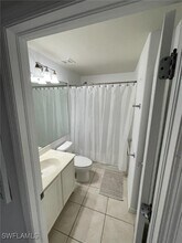 11620 Navarro Way in Ft. Myers, FL - Foto de edificio - Building Photo