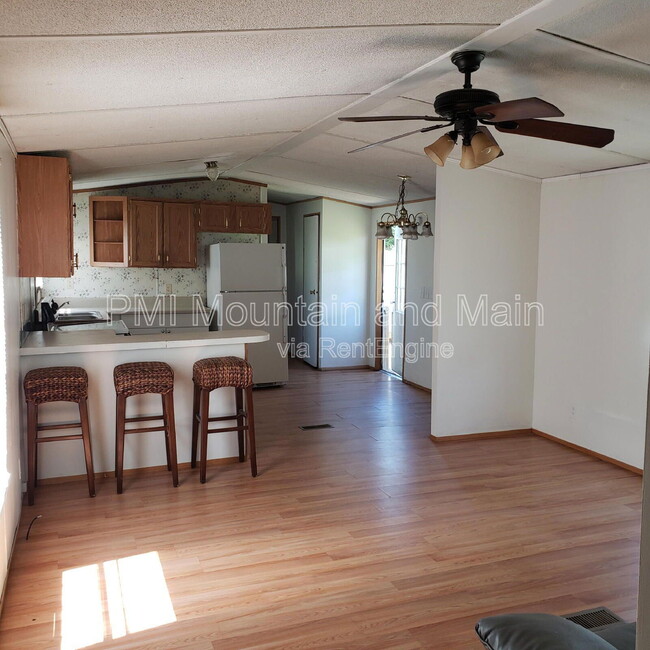 147 Iotla Valley Park Rd in Franklin, NC - Building Photo - Building Photo