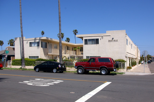 5108-5112 Voltaire St in San Diego, CA - Foto de edificio - Building Photo