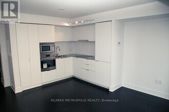 955 Bay St. in Toronto, ON - Building Photo - Building Photo