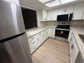 3111 Riverside Dr in Punta Gorda, FL - Building Photo - Building Photo