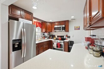 5 Cider Ln in Norwalk, CT - Building Photo - Building Photo