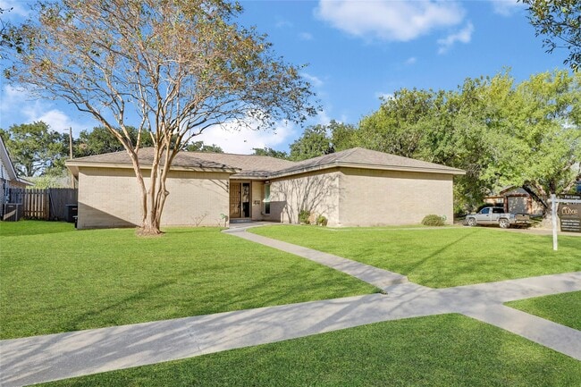 8802 Tanager St in Houston, TX - Building Photo - Building Photo