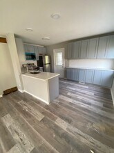 201 E Rose St in Glenwood, IL - Foto de edificio - Building Photo