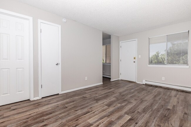 Pebble Creek in Colorado Springs, CO - Foto de edificio - Building Photo