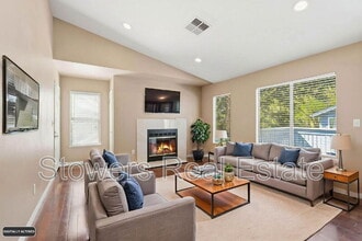 7102 Cross Creek Cir in Dublin, CA - Building Photo - Building Photo