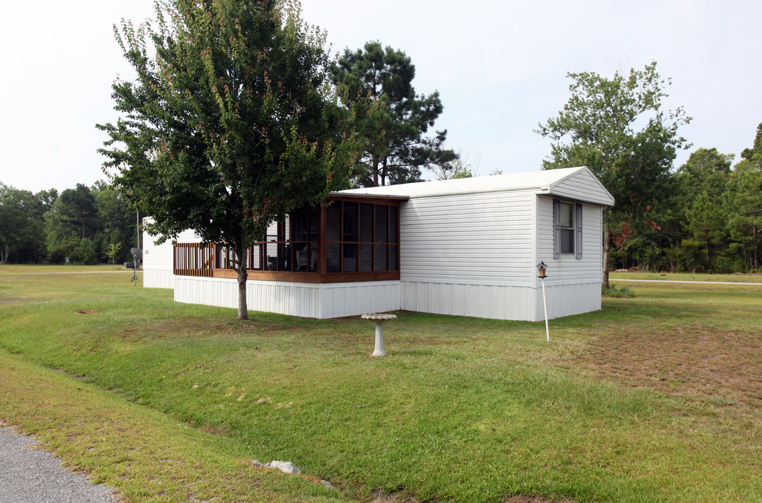 Option II Mobile Home Village in Hampstead, NC - Building Photo