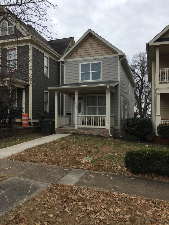 property at 920 E 10th St