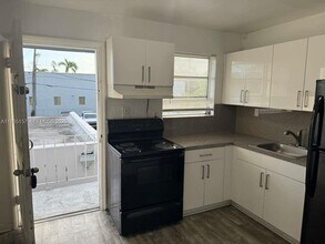 1212 SW 7th St in Miami, FL - Foto de edificio - Building Photo