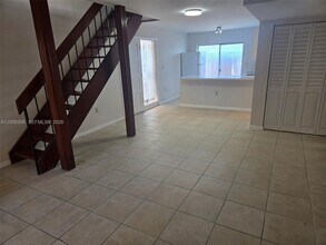 9011 NE 4th Avenue Rd in Miami Shores, FL - Building Photo - Building Photo